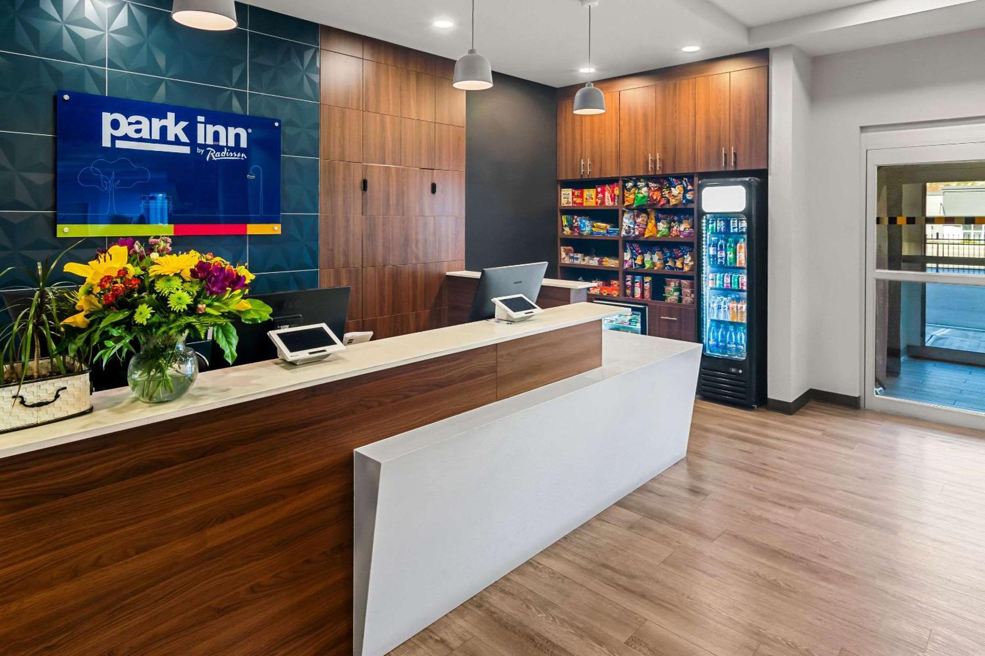 Park Inn By Radisson, Kelowna Exteriér fotografie