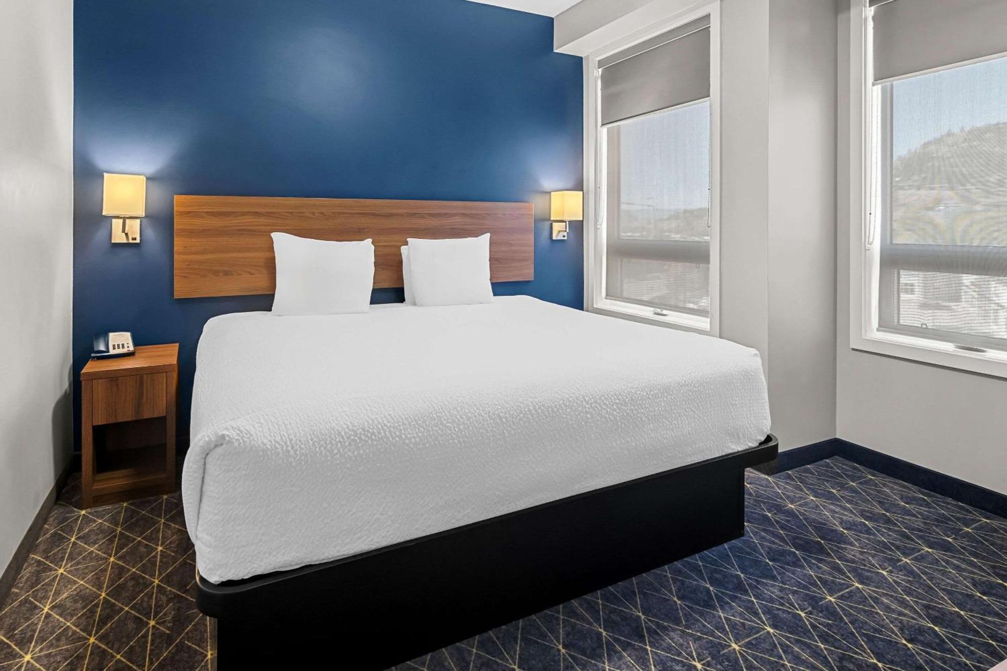 Park Inn By Radisson, Kelowna Exteriér fotografie